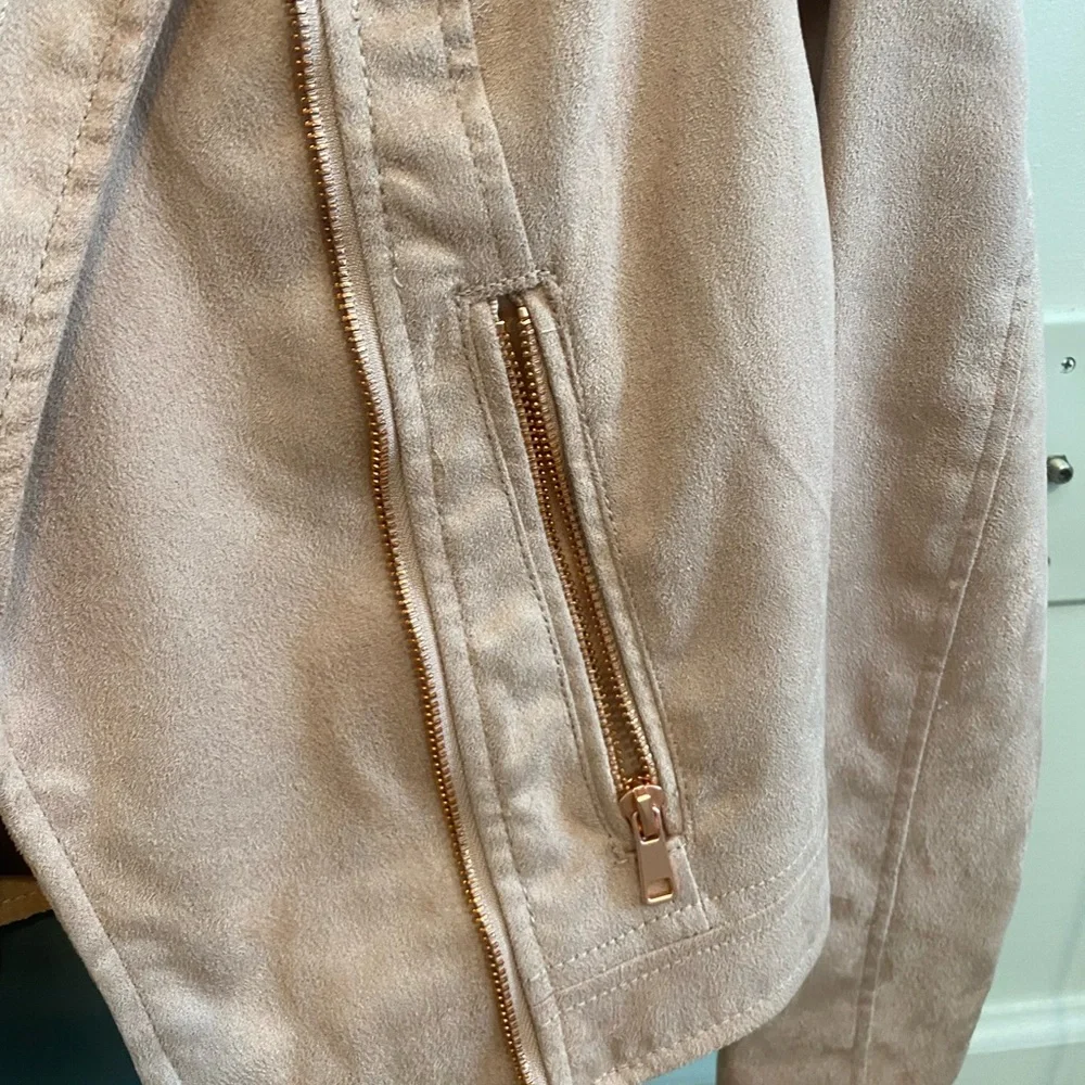 Pink Jacket - Picture 3 of 3